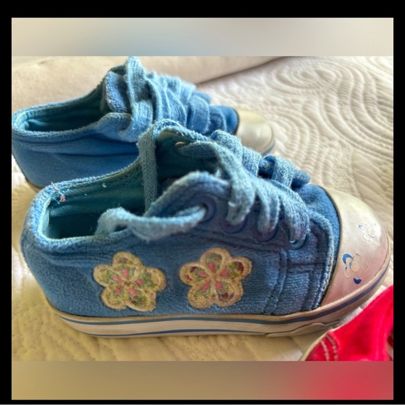 Bundle of 8  baby Shoes - Black  , red and White blue  different sizes - Picture 7 of 16